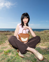 SAC MOYEN VOLUME AVOIA/BI NATUREL COGNAC - minelli.fr